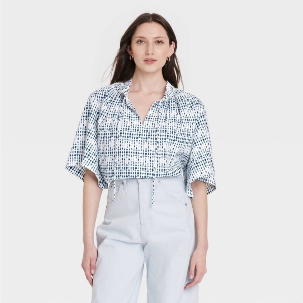 Flowy Elbow Sleeve Popover Blouse - Universal Thread Navy Blue
Abstract
